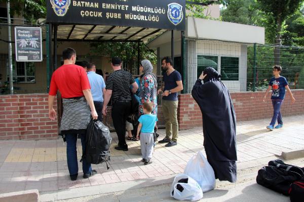 IŞİD'e katılmak isterken sınırda yakalandılar