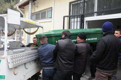 Banyoya koydukları kömür kovasından zehirlenen çift öldü