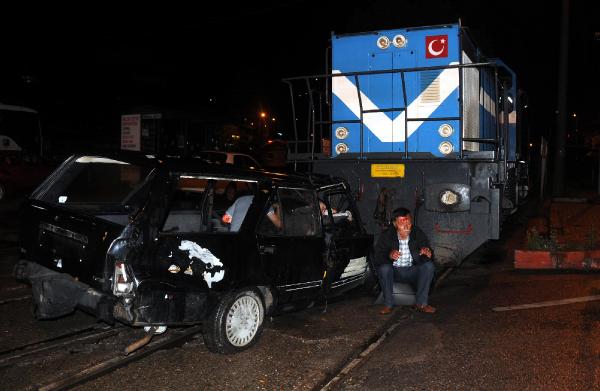 Gece yapılan kaza kurtarma tatbikatını gerçek sandılar