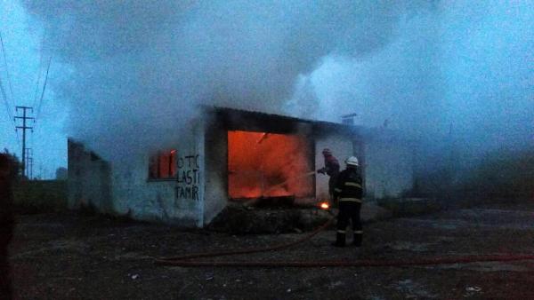 Lastik tamirhanesi alev alev yandı