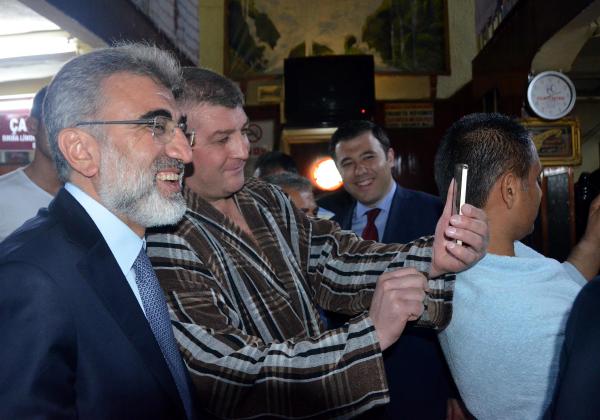 Bakan Yıldız, çalışanları kıramadı tarihi hamama gitti