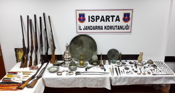 İşyerinde mini müze kurmuş