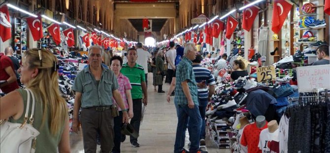 Gurbetçiler esnafa can suyu oldu