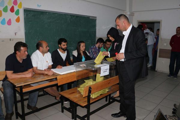 Selahattin Demirtaş oyunu kullandı (2)