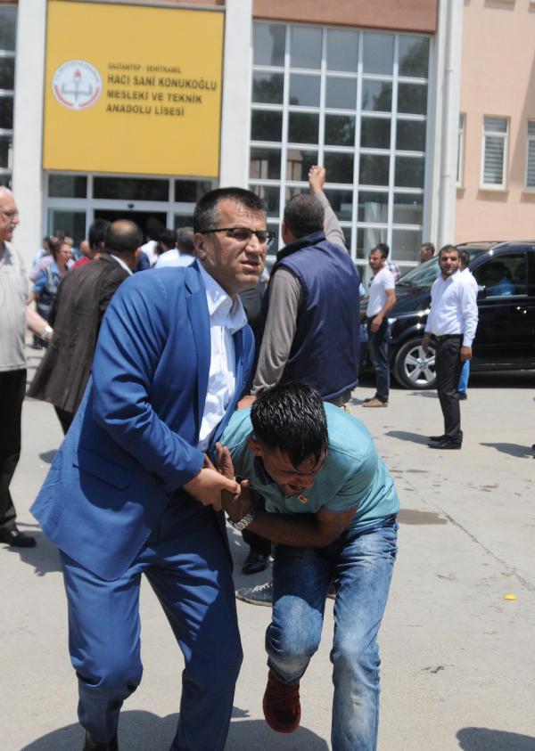 Sandıkta Ak Parti- MHP kavgasına biber gazlı müdahale