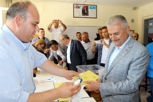 Binali Yıldırım, oyunu Urla'da kullandı