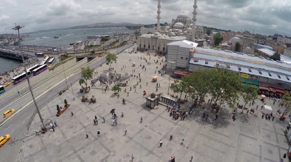 Halk sandığa gittiği meydanlar boş kaldı