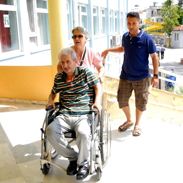 Antalya'da gençler sandığa koştu (3)