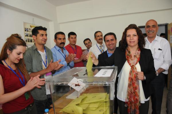 Van, Hakkari ve Bitlis'te seçime yoğun ilgi (4)