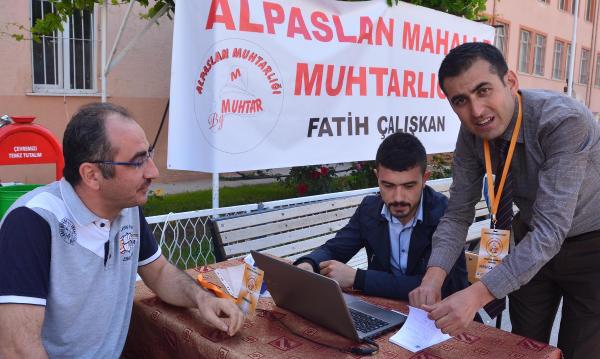 Muhtardan 'Seçim kurulu' hizmeti