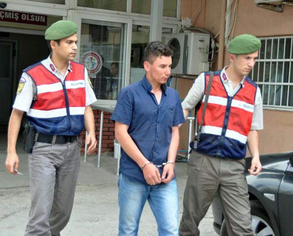 Annesine tokat atan babasını av tüfeğiyle başından vurdu