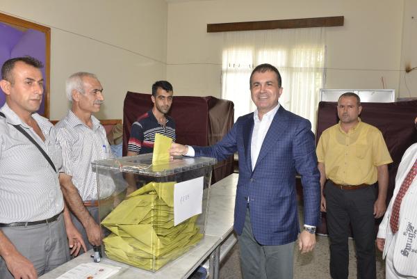 Kültür ve Turizm Bakanı Çelik'in sandığından CHP çıktı