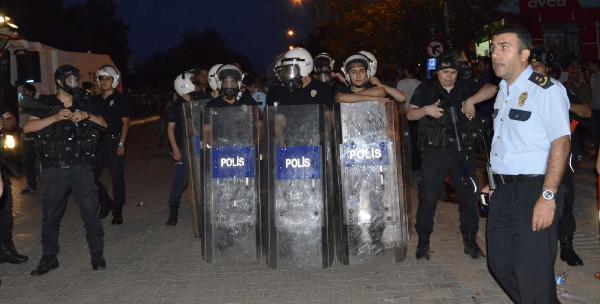 Çatıda seçim kutlamasını izleyen çocuk vuruldu