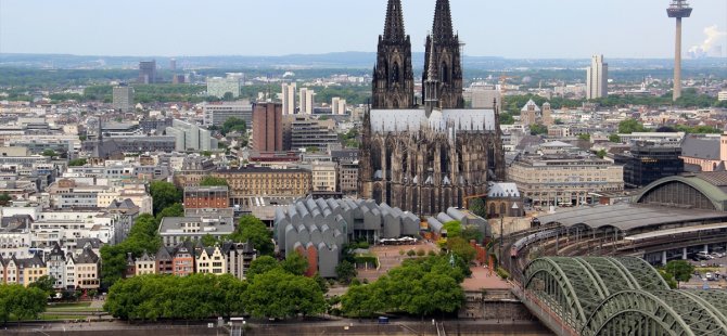 Köln Katedrali’nin örtüleri kayboldu