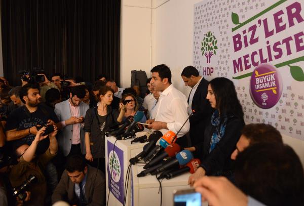 Demirtaş: AKP ile içeriden veya dışarıdan koalisyon yapmayacağız