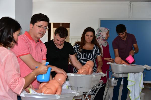 Baba adayları için 'Gebe Okulu'