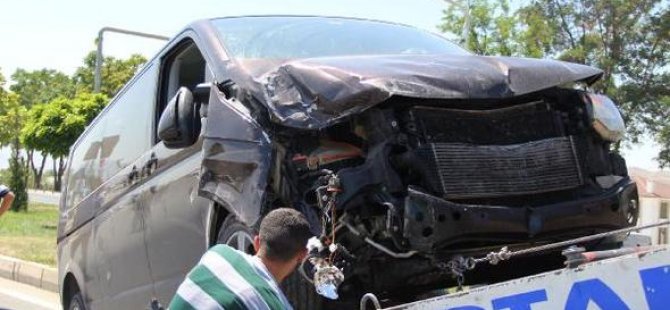 Dönüş yolunda kaza: 1'i ağır, 4 yaralı