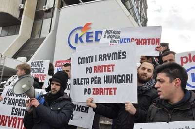 Kosovalılar yüksek elektrik fiyatlarını protesto etti