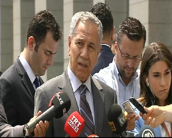 Bülent Arınç'tan 'koalisyon' açıklaması : Bu partilerin genel başkanlarının yaptığı kof bir kahramanlıktır