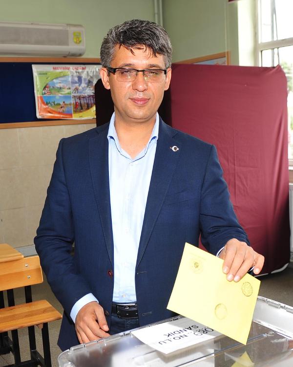 AK Parti Uşak'ta oy kaybetti