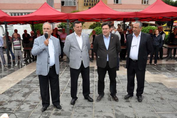 Çanakkale'de CHP'li Başkan'dan 'şükür pilavı'