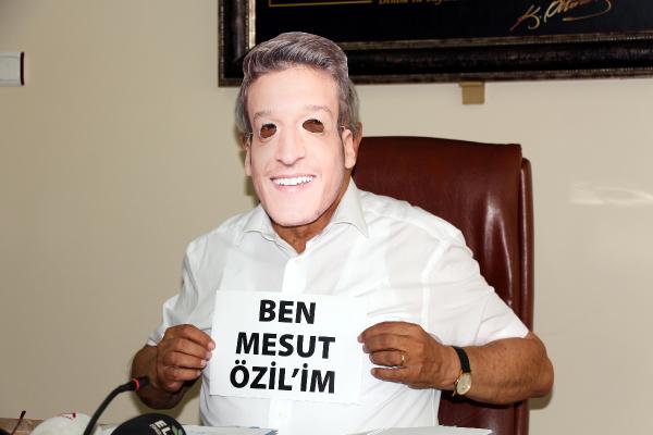 Özil maskesi ile yürüyecekler