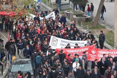 Boks şampiyonası, mehteranlı kortej yürüyüşüyle başladı