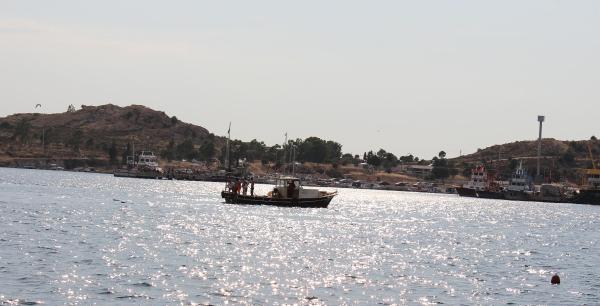 Foça'da amatör balıkçılar ölümden döndü