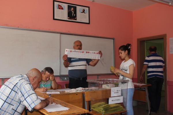 Acarlar'da seçmenin yarıya yakını sandığa gitmedi
