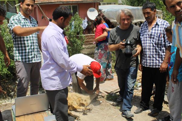 Ülkenin ilk Roman vekili seçilen Purçu, kızı 'Müjde'ye koştu (2)