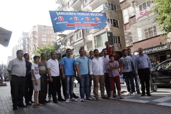 Şanlıurfa’da esnaftan ilginç pankart