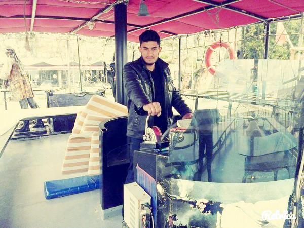 Yolda yürürken satırla saldırdılar