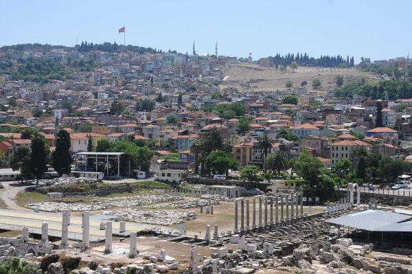 İzmir'de kazılar onaya takıldı