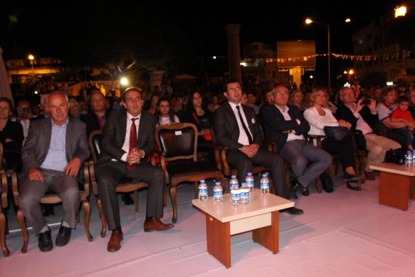Canan Anderson kemanıyla büyüledi