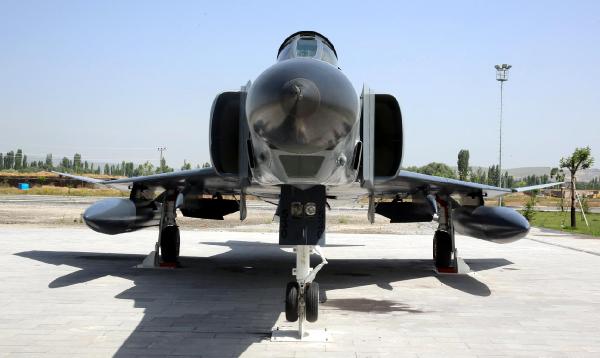 Bilim Müzesi’ne F-4 savaş uçağı kondu