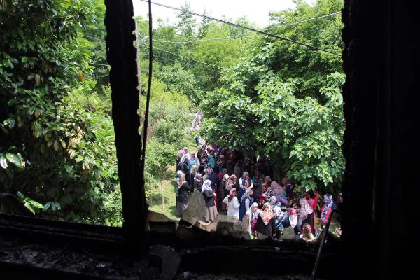 Öğretmen, evinde çıkan yangında öldü (2)