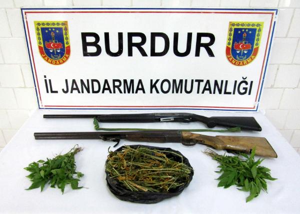Aranan şüpheli, infaz koruma memurunun evinde yakalandı