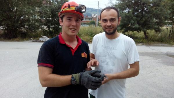 İtfaiye, havalandırma boşluğundaki kargayı kurtardı