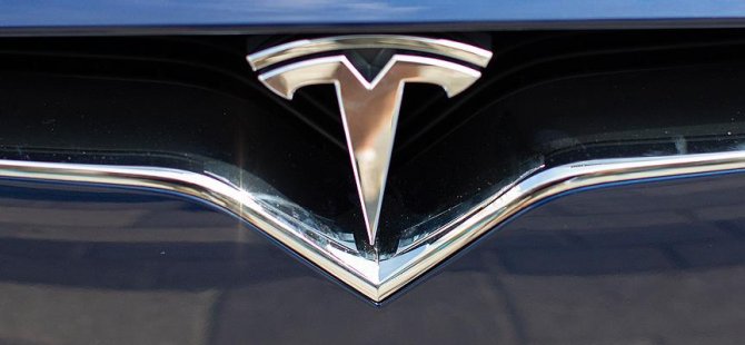 Tesla'dan yeni uçan araba 