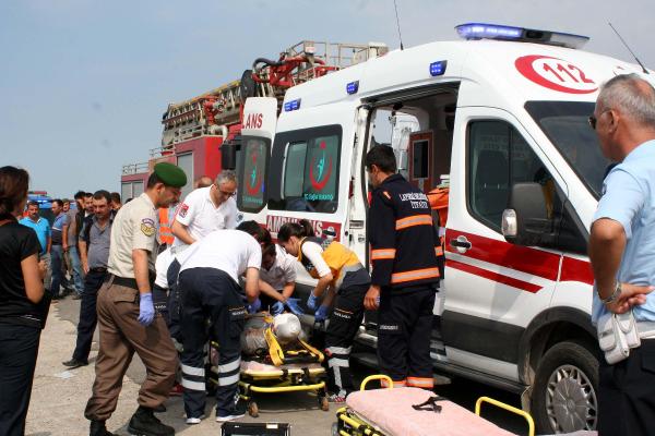 Askeri kamyonet yoldan çıktı: 1 ölü, 4 yaralı
