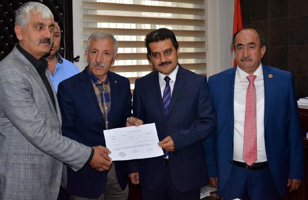 Niğde seçimi kazanan milletvekilleri mazbatalarını aldı