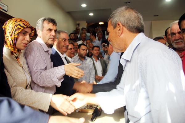 Şanlıurfa’da Ak Parti vekilleri tebrikleri kabul etti
