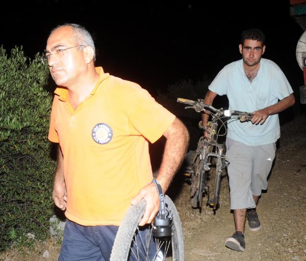 Dağda kaybolan 2 liseliyi gazeteciler buldu