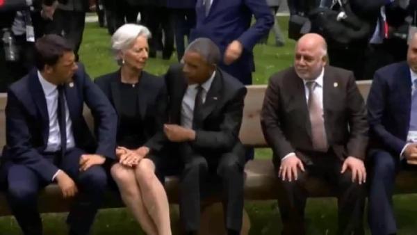 Obama’yı bekledi ama bir türlü dikkatini çekmeyi başaramadı