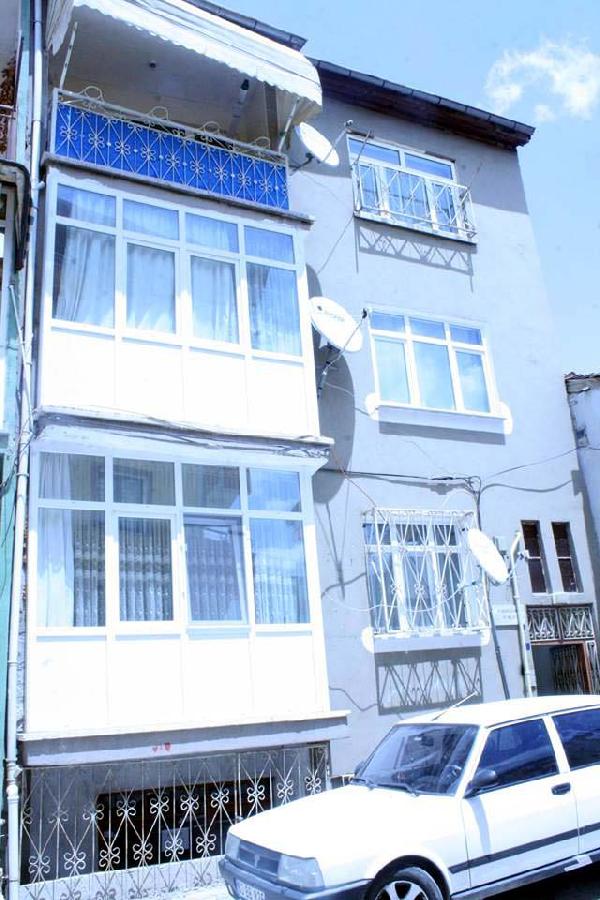 Balkondan düşen 2 yaşındaki Mehmet Akif yoğun bakımda