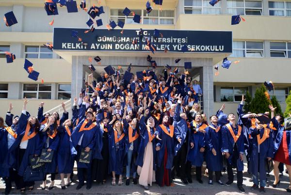 Kelkit Aydın Doğan Meslek Yüksekokulu’nda mezuniyet coşkusu