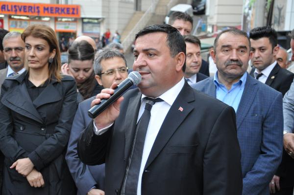 Kafkasör Festivali boğalı kortej yürüyüşü ile başladı