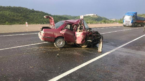 Kastamonu'da iki otomobil çarpıştı: 1 ölü, 6 yaralı