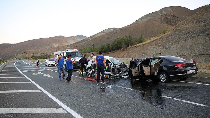 Katliam gibi kaza: 7 ölü, 3 yaralı