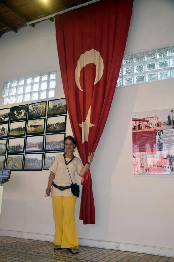 El emeği Türk bayrağı 93 yıllık tarihi canlandırdı
